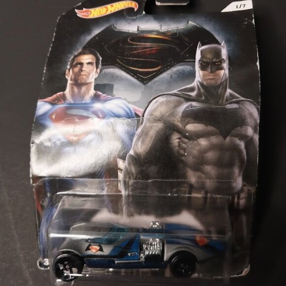 2016 Hot Wheels Batman VS Superman 1/7 Twin Mill - Picture 4 of 6